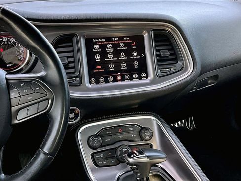 Used 2022 Dodge Challenger SXT w/ Driver Convenience Group image 6