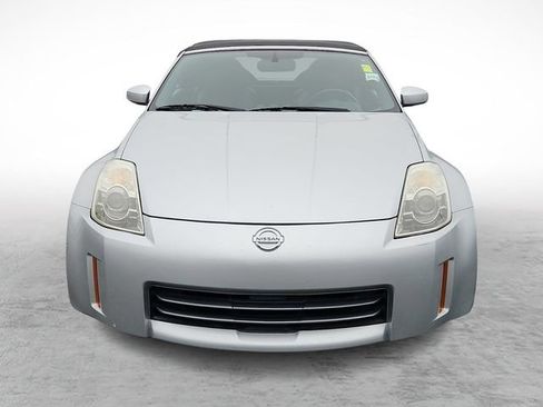 Used 2006 Nissan 350Z Touring RWD image 2