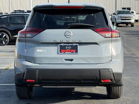 New 2026 Nissan Rogue SV w/ Cold Weather Package FWD image 5