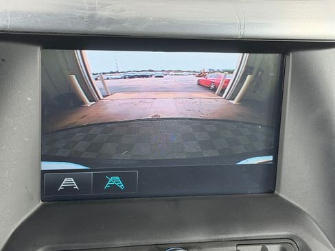 Used 2019 GMC Acadia SLE FWD image 17