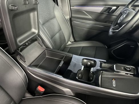 Used 2025 Buick Enclave Sport Touring image 25