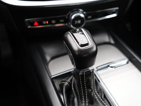 Used 2019 Volvo S60 T6 R-Design image 52