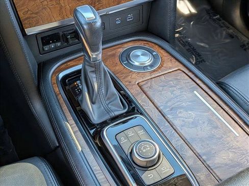 Used 2024 Nissan Armada SL w/ Captain's Chairs Package RWD image 12