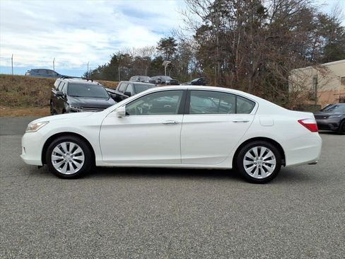 Used 2015 Honda Accord Touring image 2
