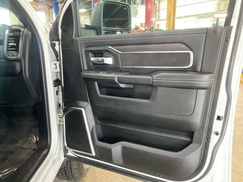 Used 2026 RAM 2500 Laramie AWD/4WD image 16