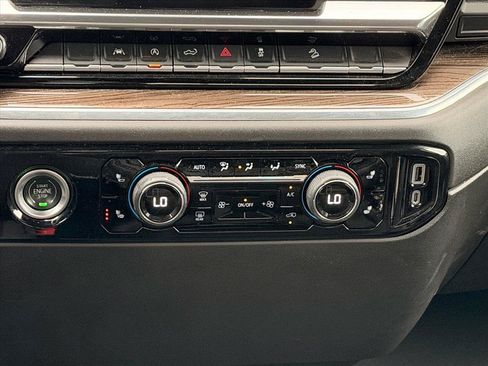 Used 2022 Chevrolet Silverado 1500 LT AWD/4WD image 19