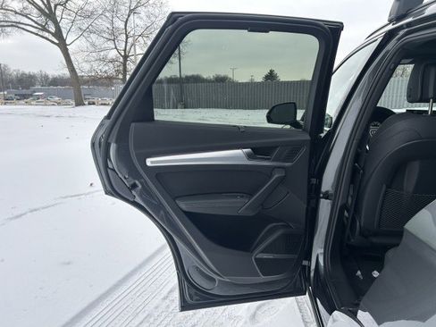 Certified 2025 Audi Q5 2.0T Premium Plus w/ Premium Plus Package image 24