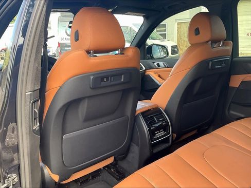 Used 2022 BMW X5 xDrive40i w/ M Sport Package image 22