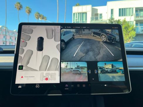Used 2023 Tesla Model Y Performance AWD/4WD image 16