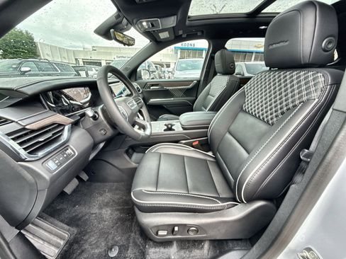 New 2026 GMC Acadia Denali w/ LPO, Floor Liner Package image 13