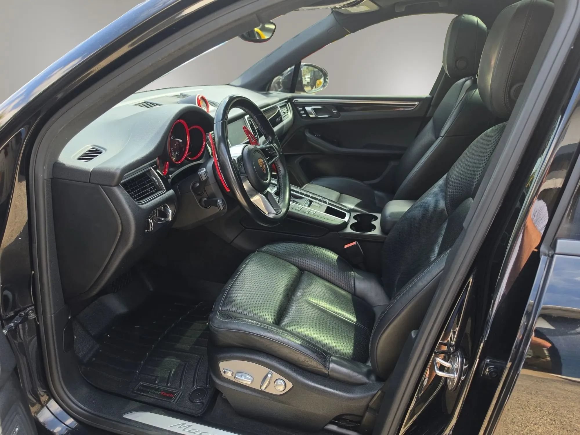 Used 2017 Porsche Macan AWD/4WD image 9