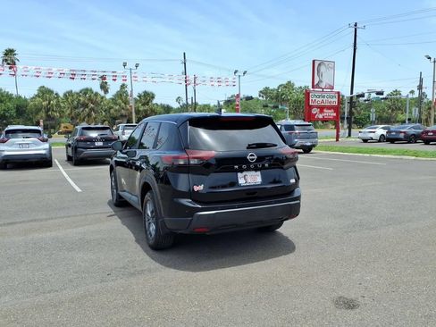 Used 2024 Nissan Rogue S FWD image 3