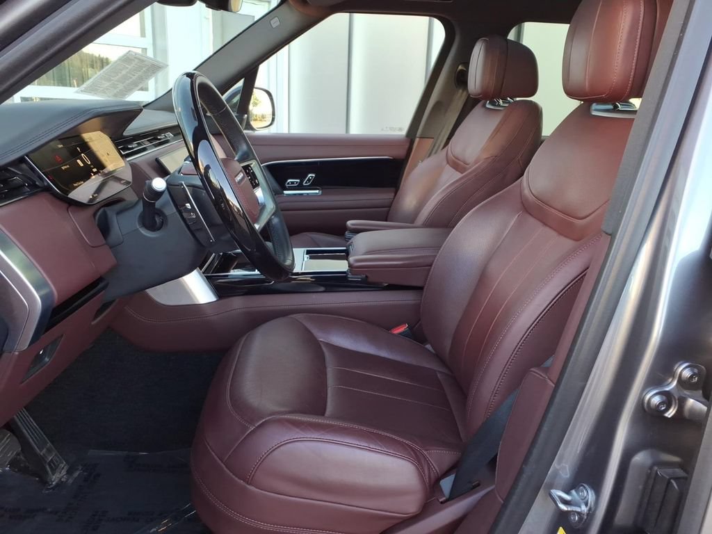 Certified 2025 Land Rover Range Rover SE AWD/4WD image 10