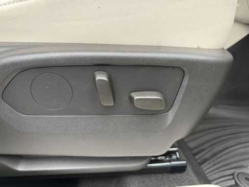 Used 2022 Buick Envision Avenir w/ Technology Package II image 14