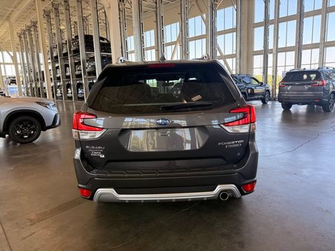 Used 2023 Subaru Forester Touring w/ Popular Package #3 AWD/4WD image 4