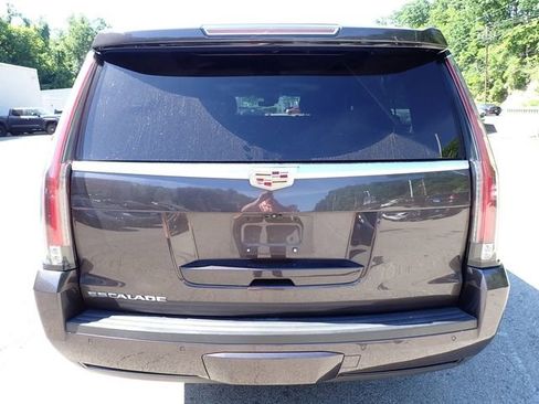 Used 2018 Cadillac Escalade ESV Luxury AWD/4WD image 4