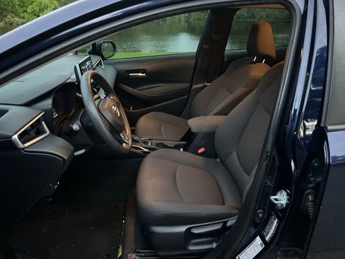 Used 2021 Toyota Corolla LE image 14