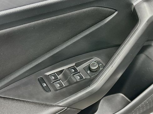 Used 2024 Volkswagen Jetta SE FWD image 15