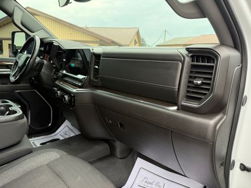 Used 2024 Chevrolet Silverado 2500 LT AWD/4WD image 22