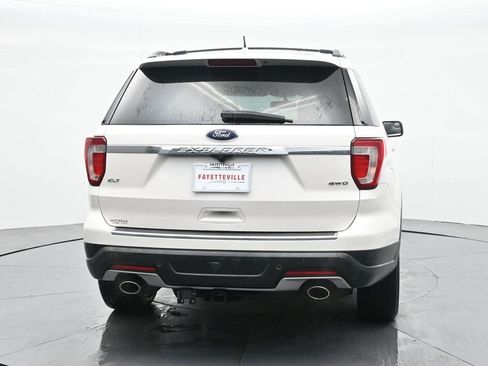 Used 2018 Ford Explorer XLT w/ Equipment Group 202A AWD/4WD image 6