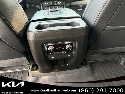Used 2024 GMC Yukon AT4 w/ Technology Package AWD/4WD image 21