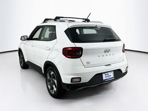 Used 2023 Hyundai Venue SEL FWD image 7