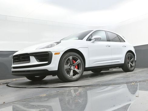 New 2026 Porsche Macan S image 48
