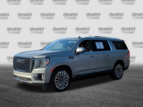 Used 2023 GMC Yukon XL Denali Ultimate image 5