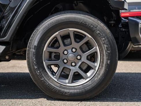 Used 2020 Jeep Gladiator Overland w/ Cold Weather Group image 19