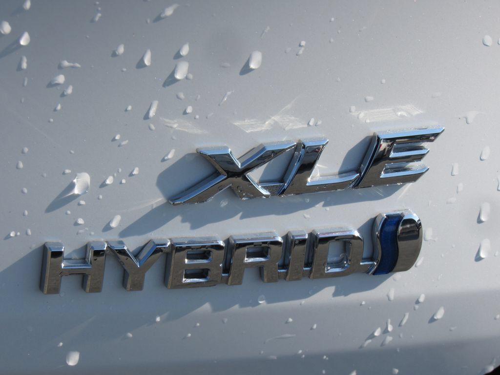 Certified 2023 Toyota Sienna XLE w/ XLE Plus Package AWD/4WD image 8