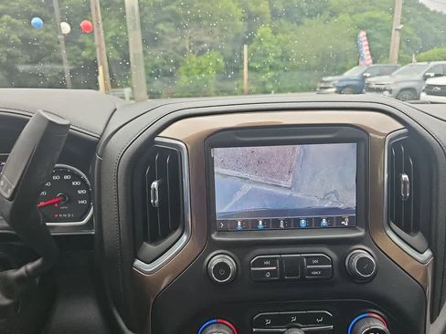 Used 2019 Chevrolet Silverado 1500 High Country w/ Technology Package image 26