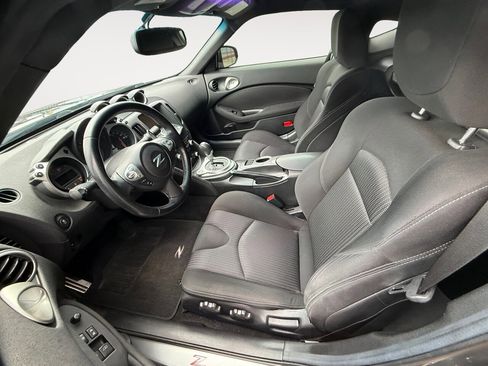 Used 2015 Nissan 370Z w/ Sport Package image 10