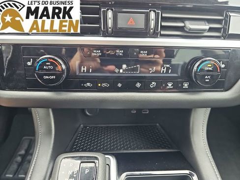 Used 2025 Nissan Pathfinder SV AWD/4WD image 17