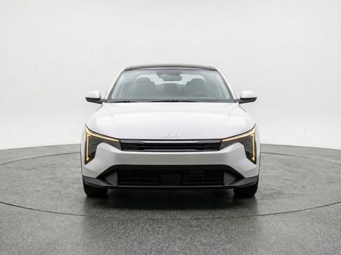 Used 2025 Kia K4 LXS image 2