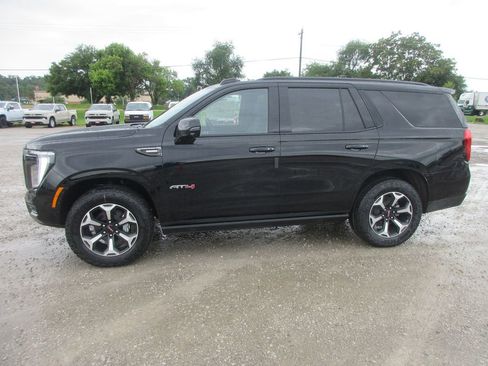 New 2026 GMC Yukon AT4 w/ AT4 Premium Plus Package AWD/4WD image 7