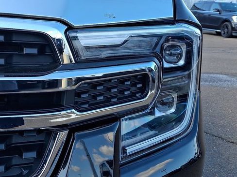 Used 2024 Ford Ranger Lariat w/ Trailer Tow Package AWD/4WD image 9