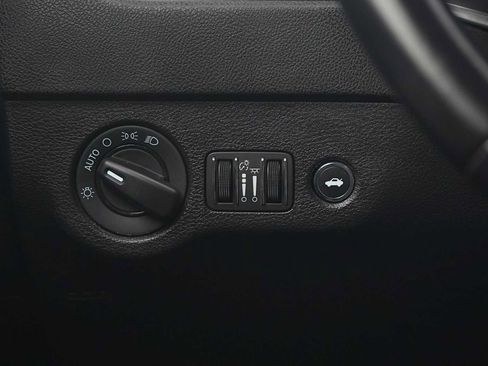 Used 2022 Dodge Charger SXT RWD image 23