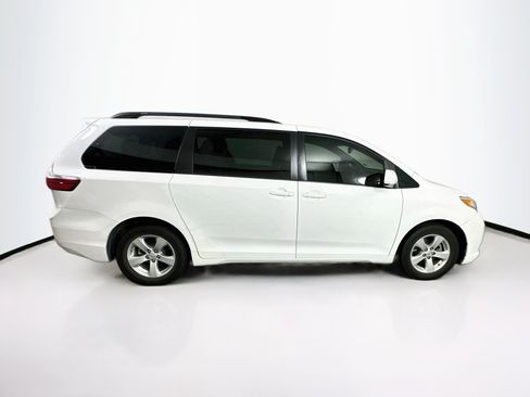 Used 2017 Toyota Sienna LE FWD image 10
