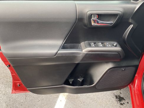 Certified 2022 Toyota Tacoma TRD Sport image 22