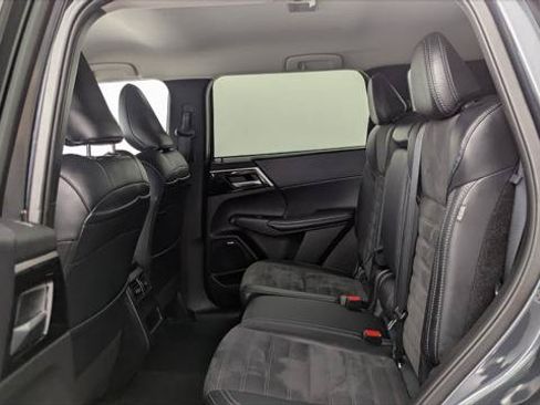 Used 2025 Mitsubishi Outlander SE AWD/4WD image 17