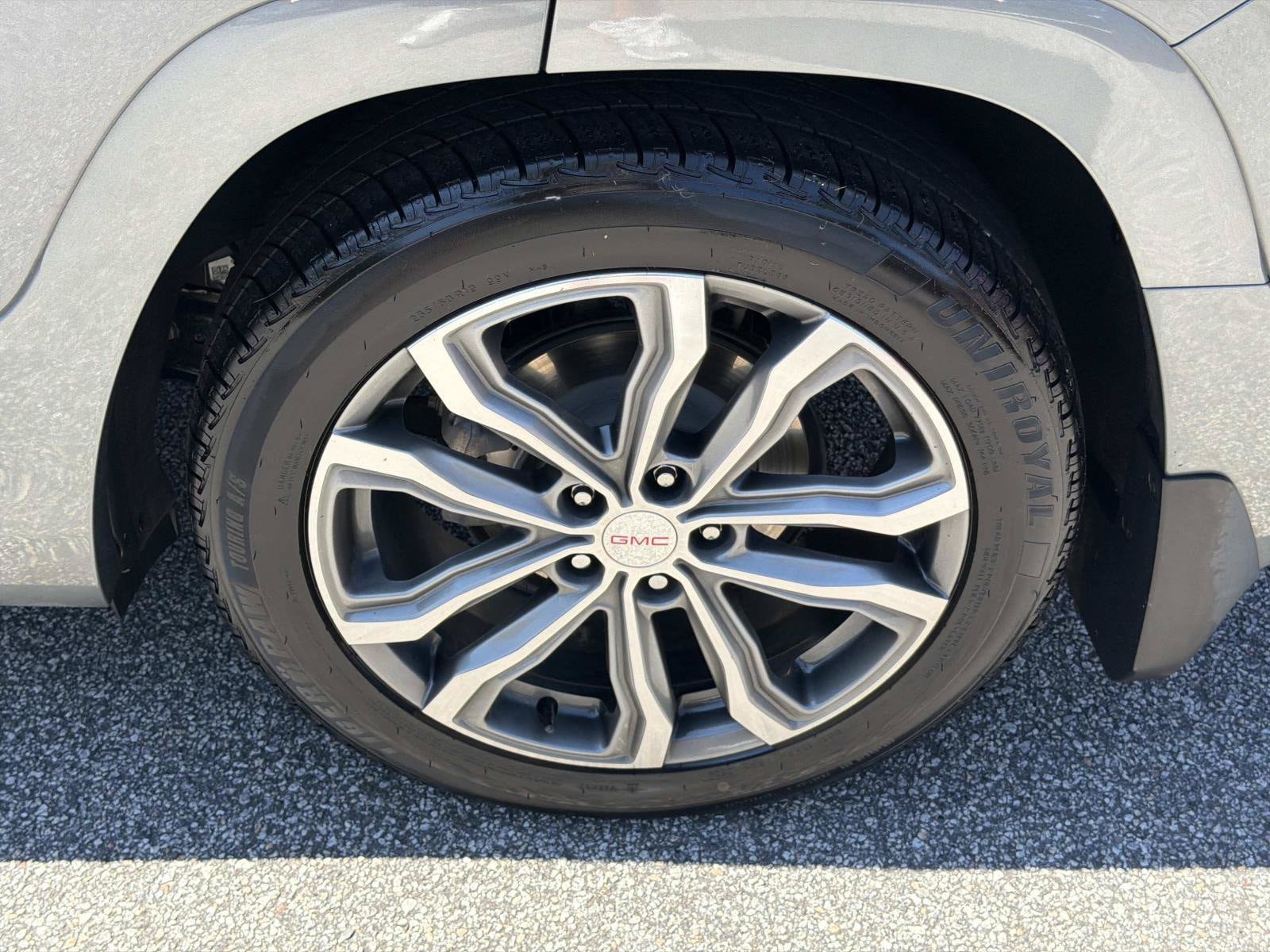 Used 2020 GMC Terrain Denali w/ Denali Premium Package FWD image 21