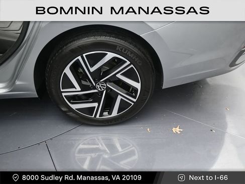 Used 2023 Volkswagen Jetta SEL image 15