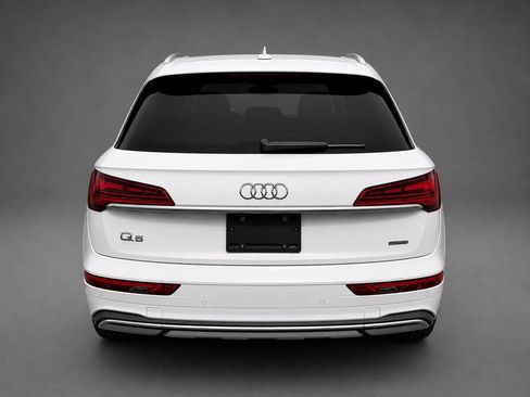 Used 2023 Audi Q5 2.0T Premium w/ Convenience Package AWD/4WD image 4