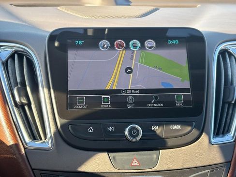 Used 2018 Chevrolet Malibu Premier w/ Premier Sun and Wheel Package image 23