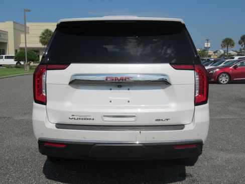 Used 2022 GMC Yukon XL SLT w/ SLT Premium Package AWD/4WD image 6
