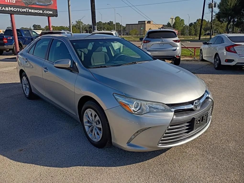 Used 2015 Toyota Camry LE FWD image 7