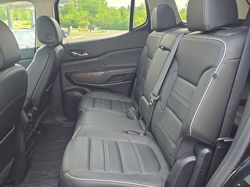 Used 2021 GMC Acadia Denali w/ Denali Ultimate Package AWD/4WD image 19