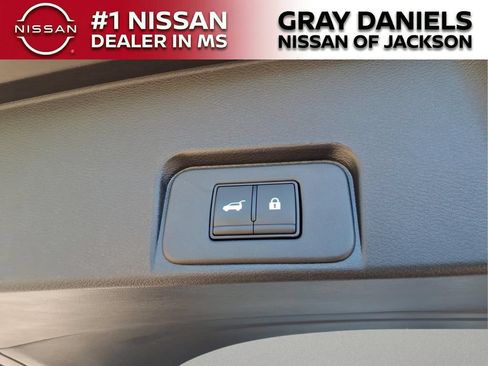 Certified 2025 Nissan Rogue SV AWD/4WD image 10