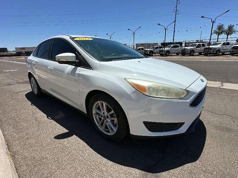 Used 2017 Ford Focus SE FWD image 6
