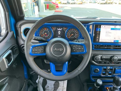 Used 2024 Jeep Wrangler Sport S image 9
